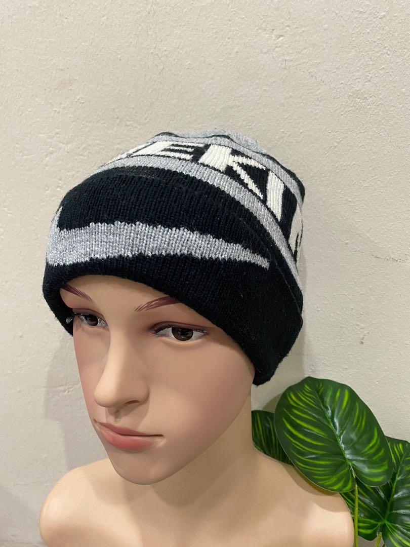 Nike snow cap top
