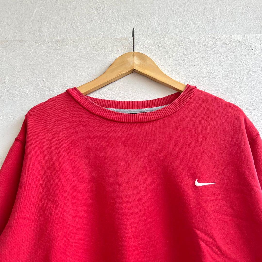 Nike Small Swoosh Red Essential Sweatshirt
