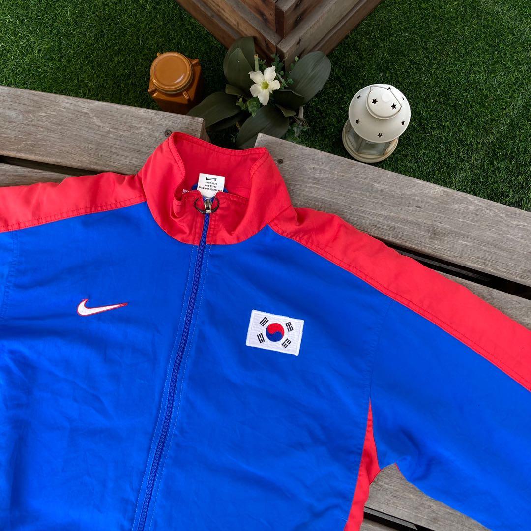 White tag windbreaker best sale