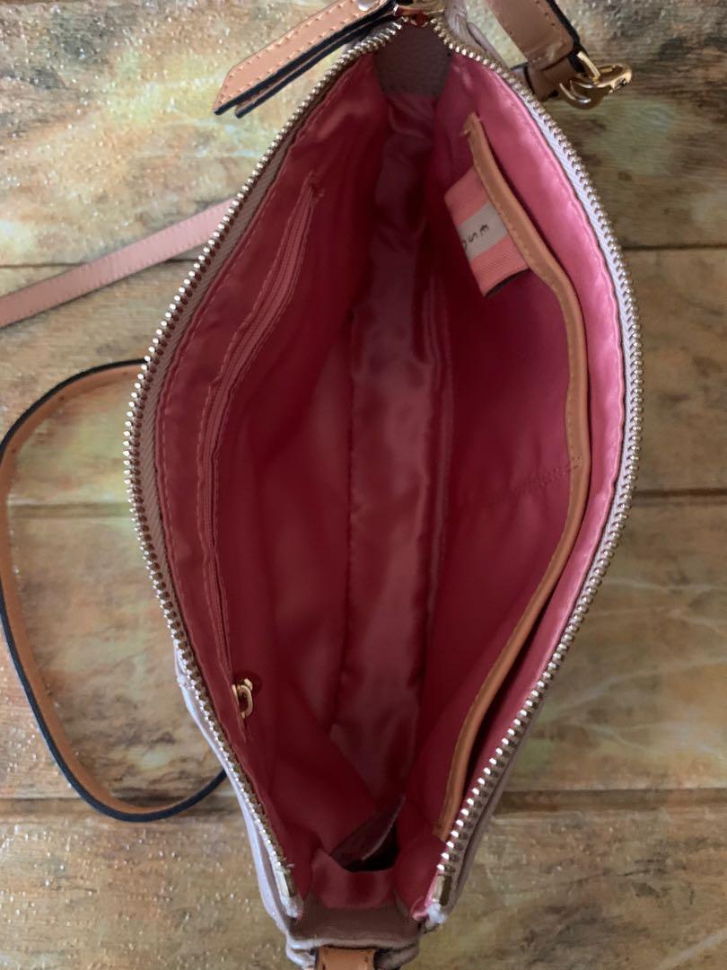 Original Esquire sling/crossbody/baguette bag, Women's Fashion, Bags