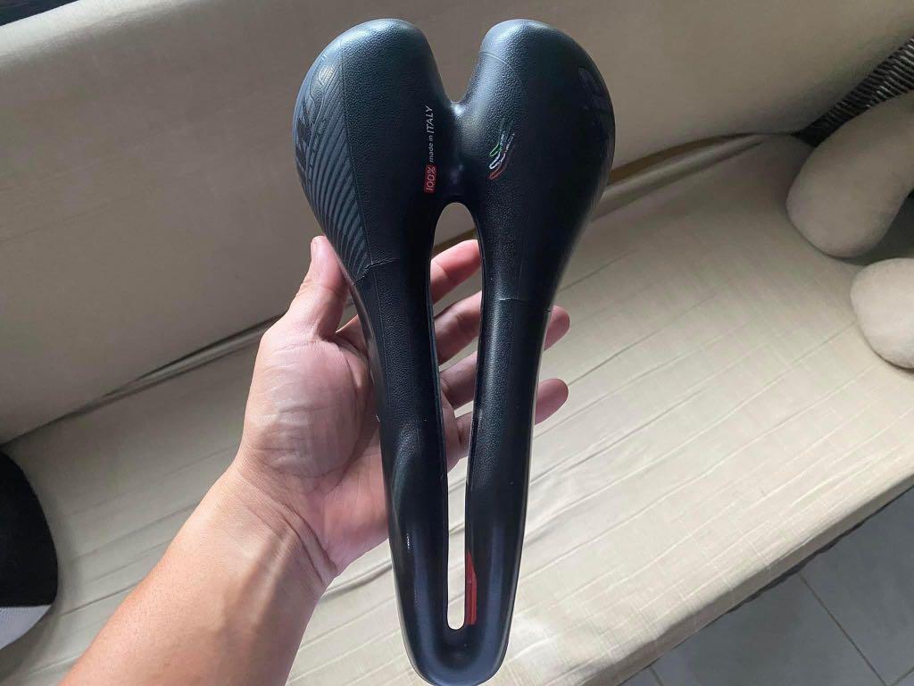 Original SMP Selle Saddle (Category: Bicycles) located in Dumaguete. Submitted by _ninz_ (Listing ID 1145066088, Image 2). Description: .