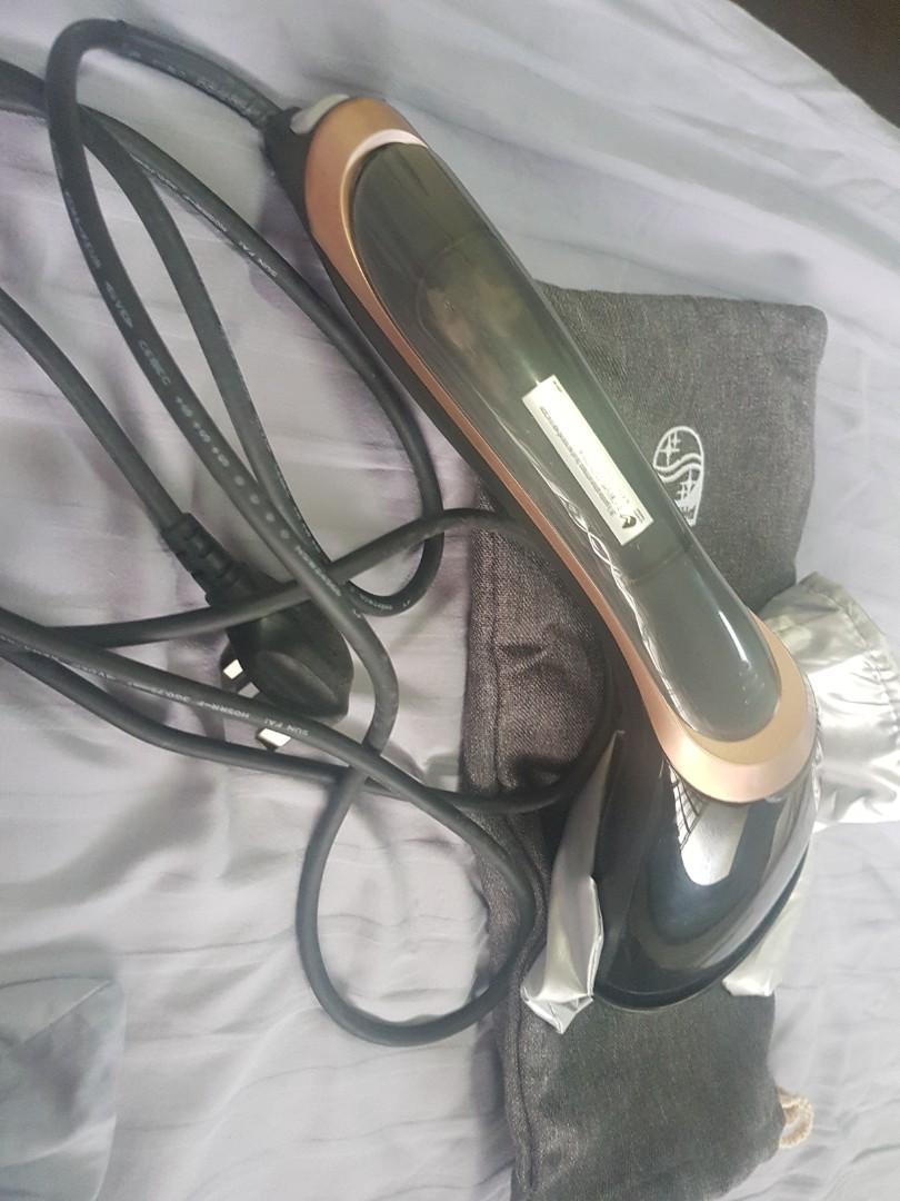 Philips GC362/86 Handheld garment steamer (Iron), TV & Home Appliances