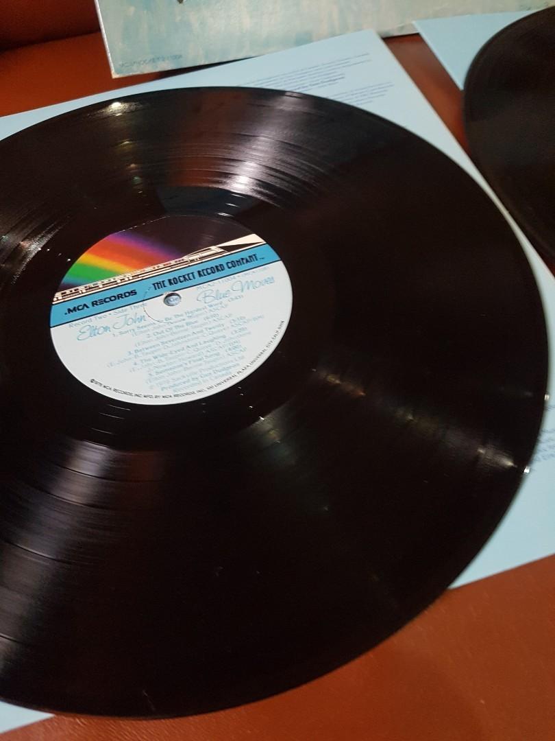 Plaka/ vinyl record. 2lp ELTON JOHN (Category: Vinyls) located in Valenzuela. Submitted by toyharry (Listing ID 1026966277, Image 3). Description: VERY GOOD + CONDITION 2album U.S pressed❤❤❤.