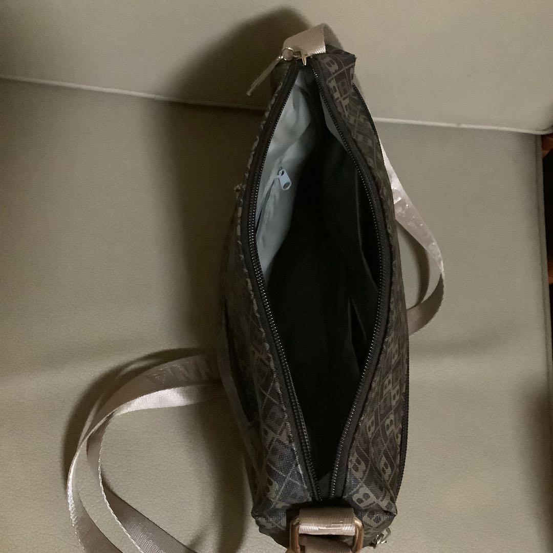 SM Belladonna Brown Shoulder Bag (Category: Shoulder Bags) located in Meycauayan. Submitted by thriftminded1 (Listing ID 1145140394, Image 2). Description: • price is slightly negotiable • 10/10 quality! • includes three zippers and various compartments inside.