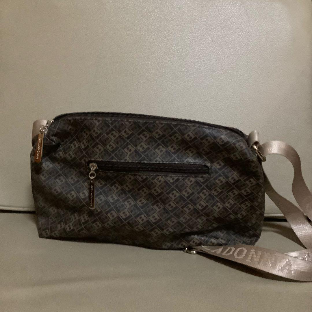SM Belladonna Brown Shoulder Bag (Category: Shoulder Bags) located in Meycauayan. Submitted by thriftminded1 (Listing ID 1145140394, Image 3). Description: • price is slightly negotiable • 10/10 quality! • includes three zippers and various compartments inside.