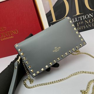 (Category: ) located in . Submitted by japanandsingaporeluxepreloved (Listing ID 1145103497, Image 1). Description: .