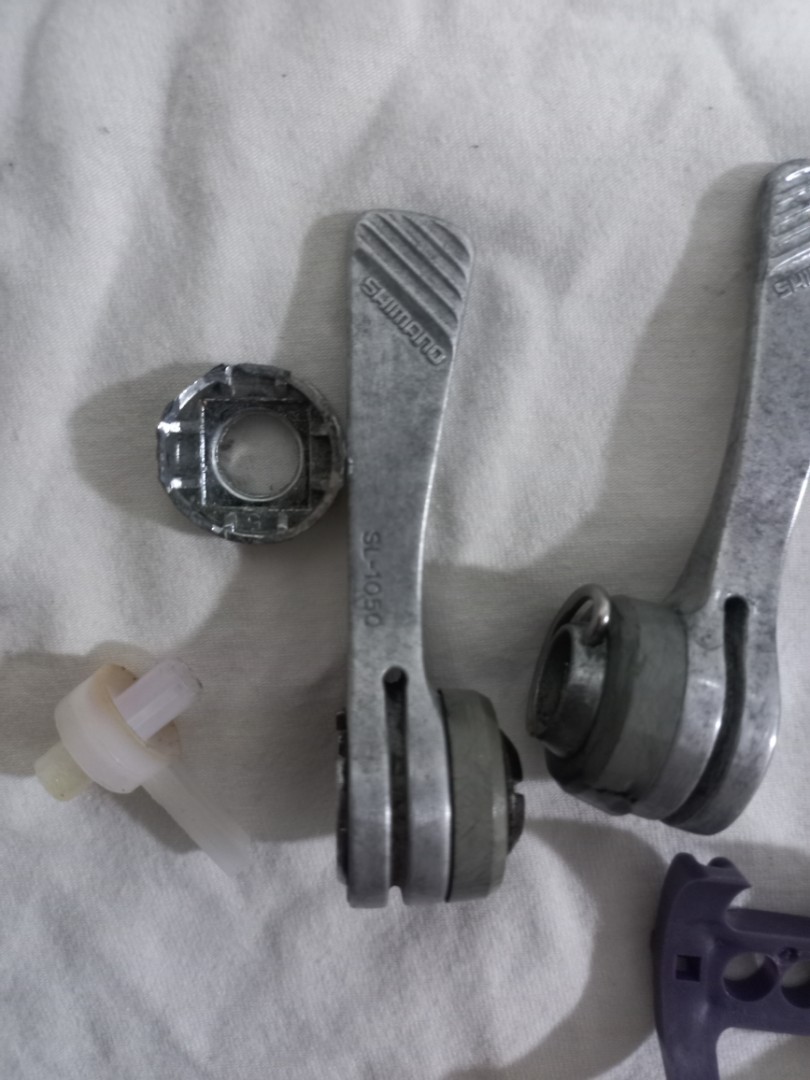 Vintage downtube shifters (shimano 105), Sports Equipment, Bicycles