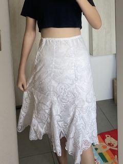 vintage thrifted white cottagecore lace skirt ☁️✨