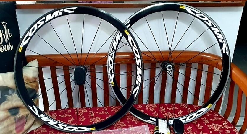 Wheelset cosmic elite clincher 40mm Sports Equipment Bicycles Parts Bicycles on Carousell