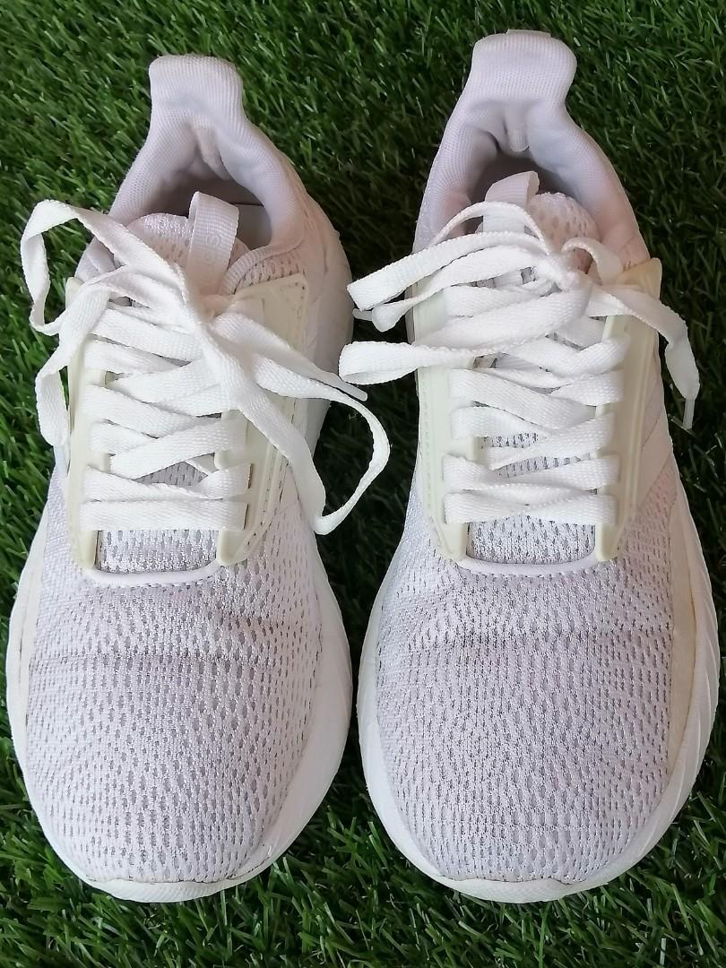 Adidas Questar Drive cloud form 4.5uk 23cm. Women s Fashion