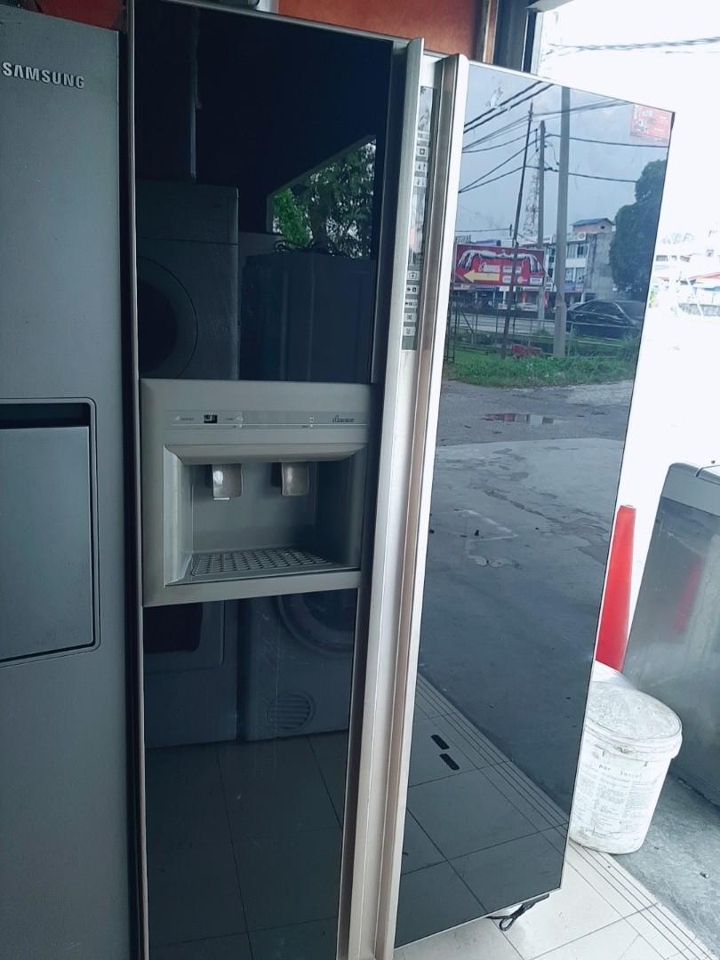 Amana side by side peti ais good condition, Hobbies & Toys