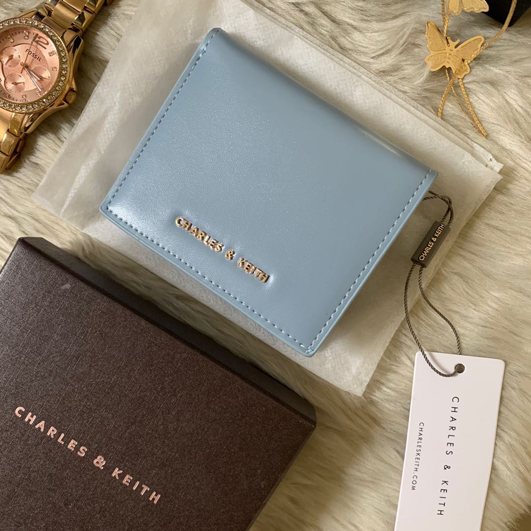 charles and keith trifold wallet