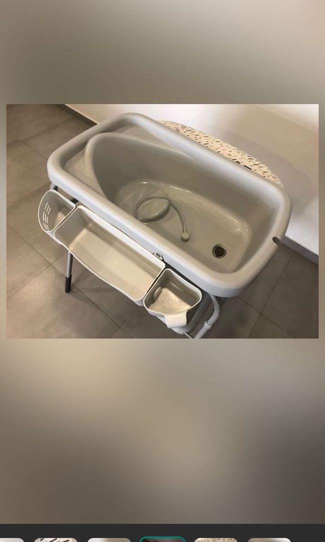 Chicco Bath Tub and Changing Table 2 in 1, Babies & Kids, Bathing