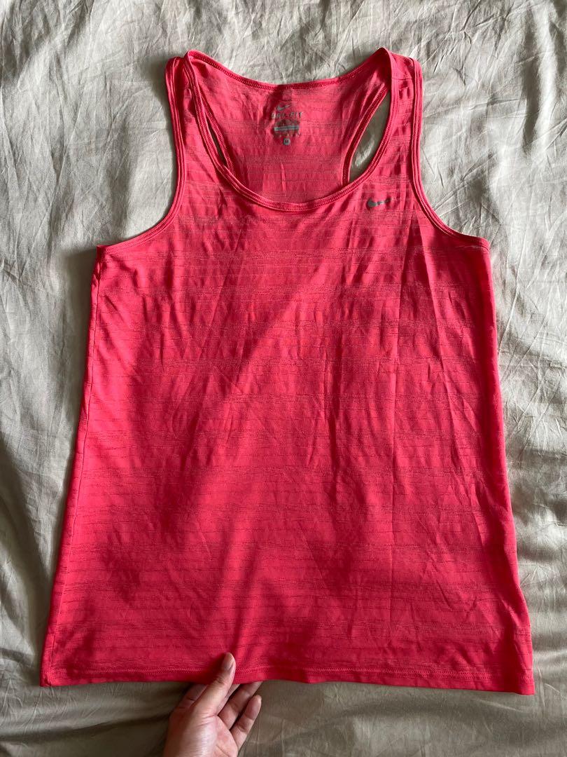 CLEARANCE Nike tank top in fuchsia Women s Fashion Activewear on Carousell
