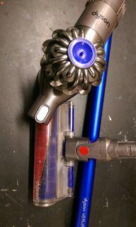 DYSON VACUUM CLEANER