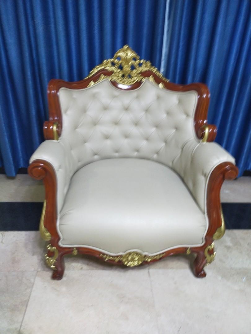 E.C Decor and General Upholstery (Category: Sofas) located in Manila. Submitted by olxph_102891822 (Listing ID 1145268080, Image 3). Description: Customized Spa bench chair and footspa and stool. Reupholstery antique sofa set and revarnish. we also accept customize sofa set and home service repair. pls contact : 09453355391/09953391822 look for: Manny Carlos.