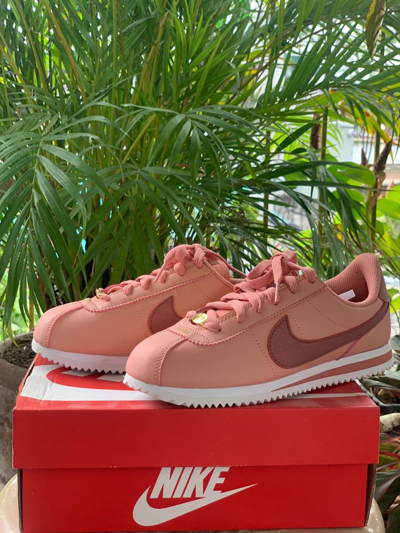 For Sale Brand New Nike Cortez Premium Embroidered Heart