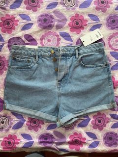 (Category: ) located in . Submitted by kulubot (Listing ID 1145270445, Image 1). Description: .