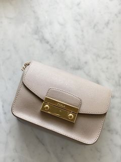 （分類：）位於 。 由 queennking 提交（商品編號 1145322239，圖片 1）。簡介： 。