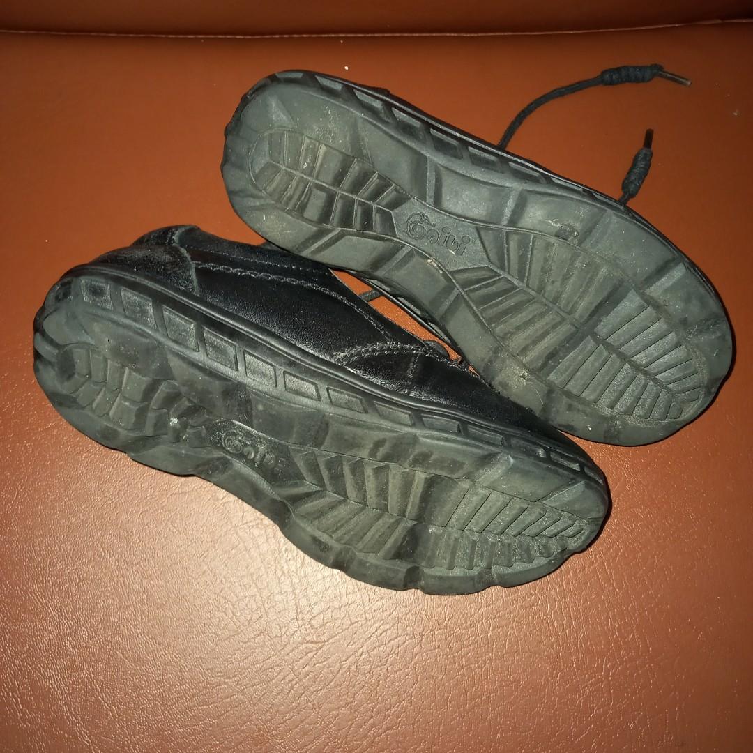 all white one star converse