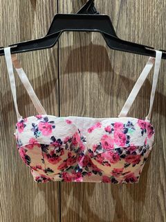 (Category: ) located in . Submitted by chiccoutures (Listing ID 1145359568, Image 1). Description: .