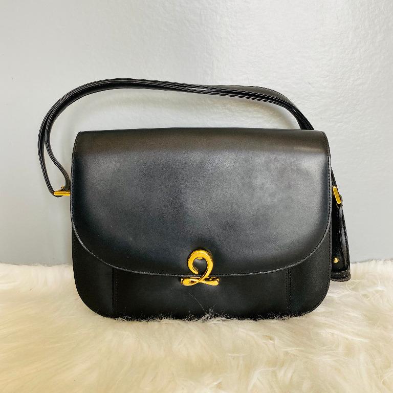 Louis Quatorze shoulder bag Comes with dustbag In good condition Slight  discolouration at the handle(refer last 2 slides) Price…