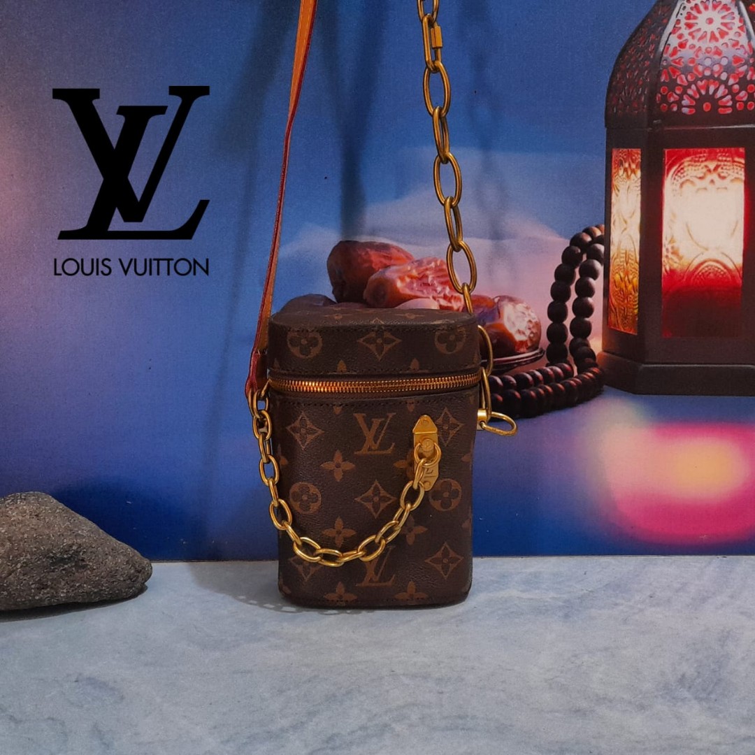 Louis Vuitton Phone Box Monogram Legacy Brown, Fesyen Wanita, Tas & Dompet  di Carousell