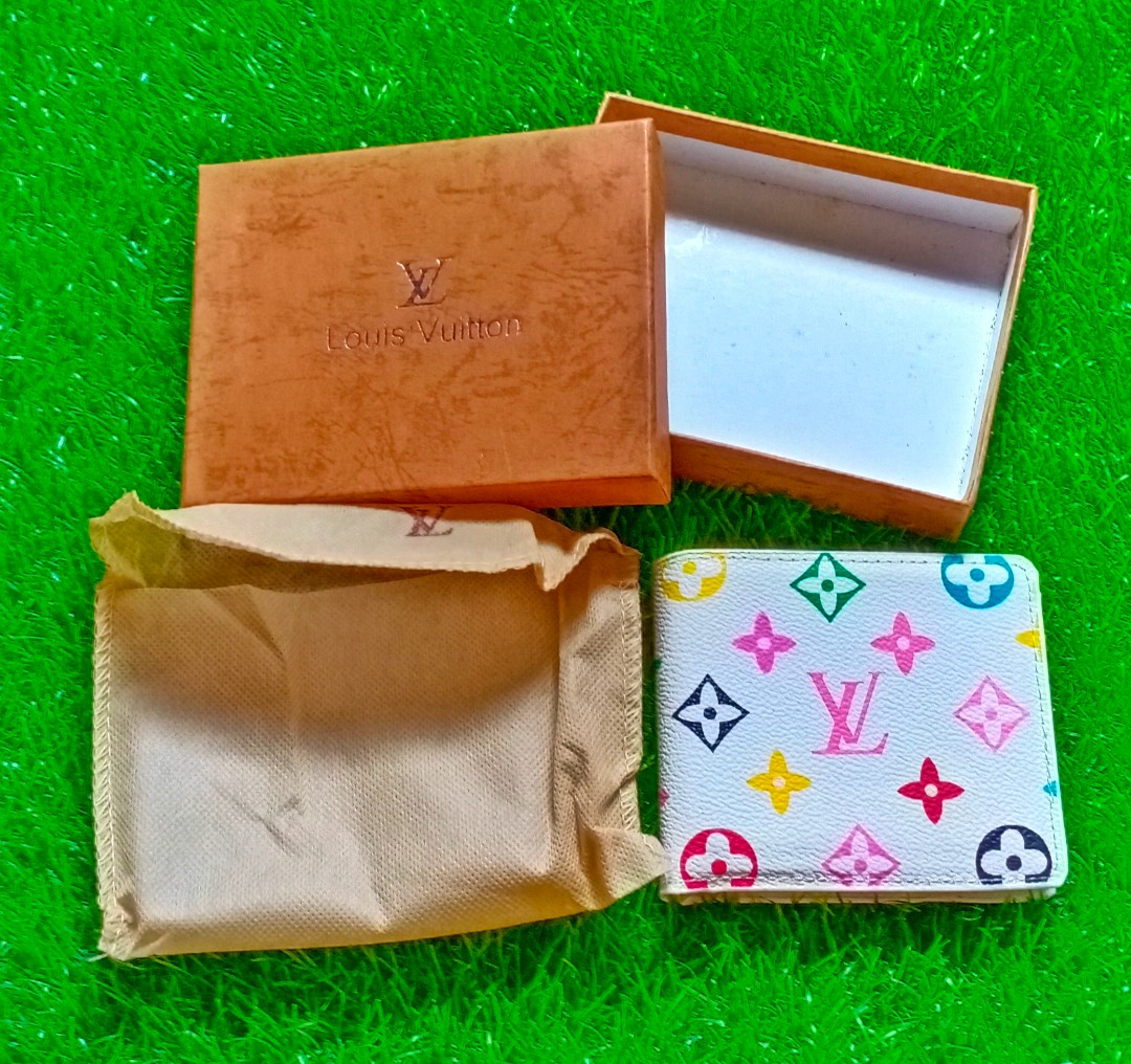 🪴S O L D🪴 🪴Louis Vuitton “Sarah Wallet” ✨absolutely stunning