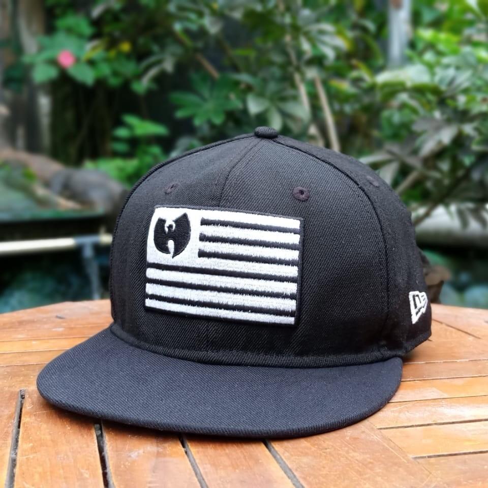 New Era x Wutang, Fesyen Pria, Aksesoris, Topi di Carousell