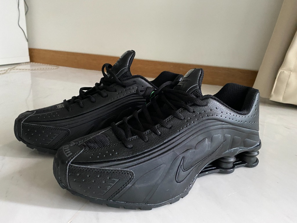 Mens nike shox r4 all black top