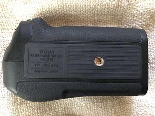 Nikon Multi Power Battery Pack MB-D12