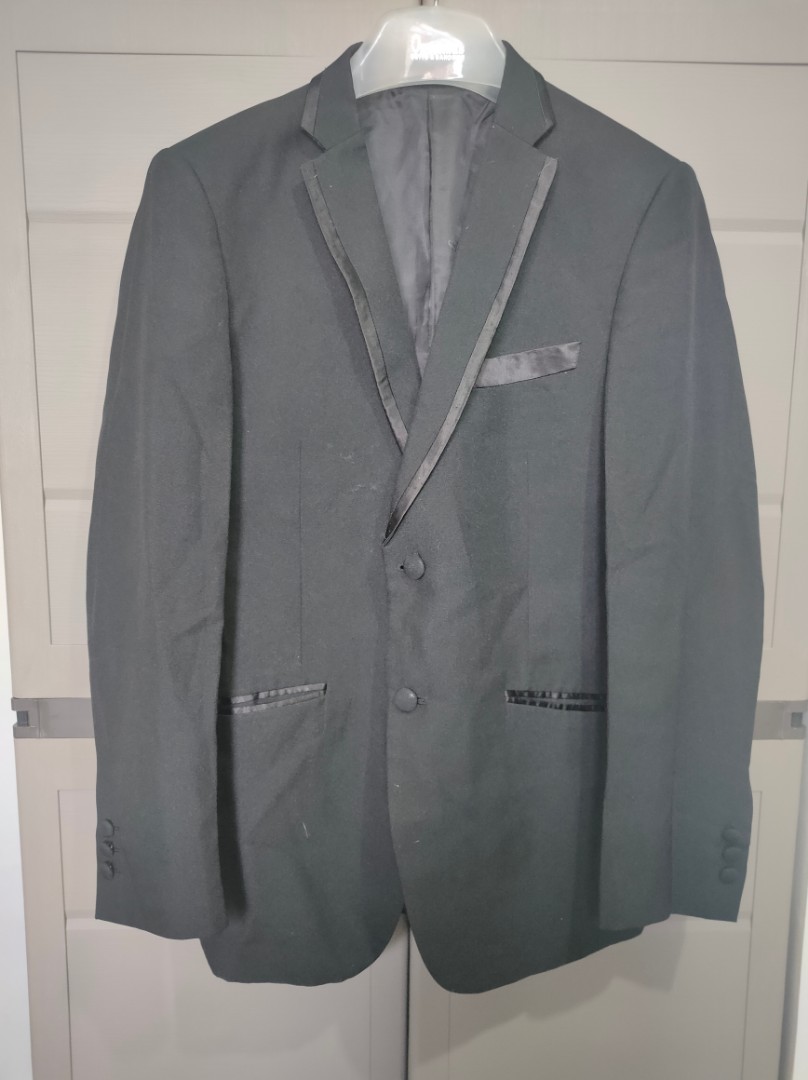 onesimus coat and tie