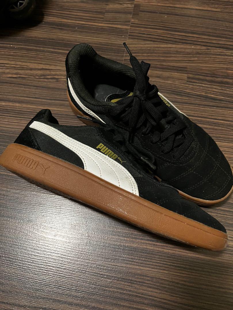 Puma soft store sole shoes