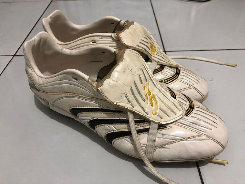 sepatu bola adidas predator beckham