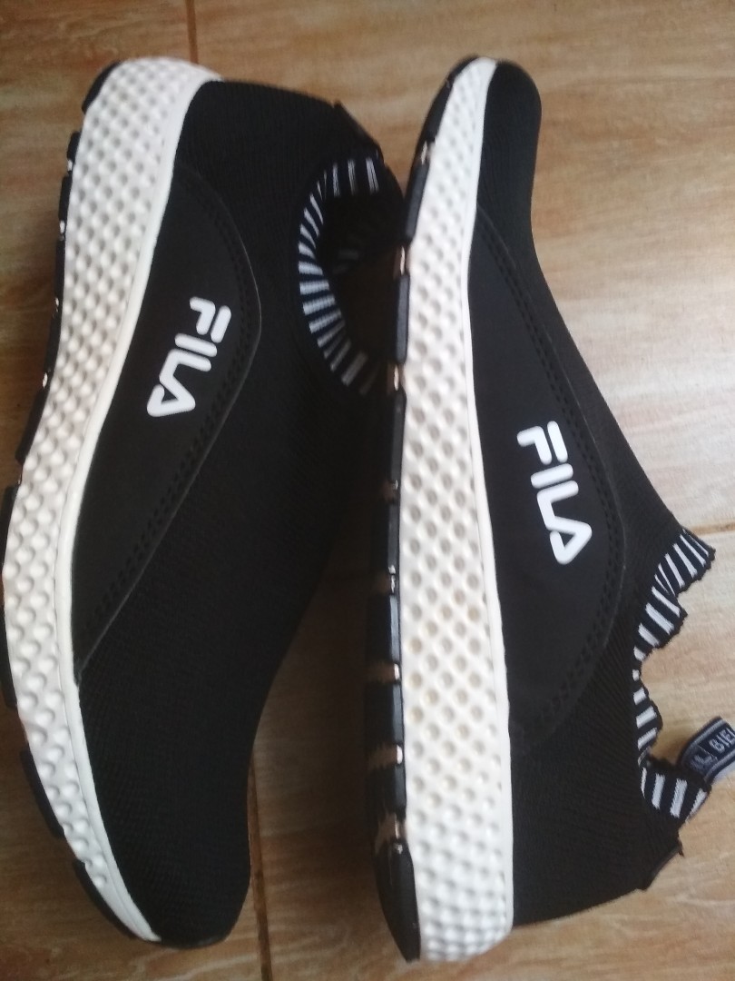 sepatu sneaker fila