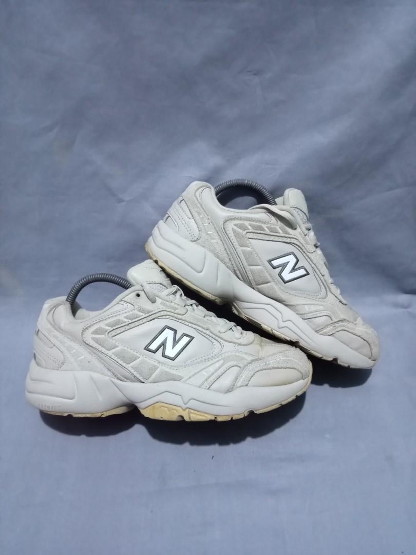 Sepatu second branded new balance 452 grey size 41.5 mulus Fesyen