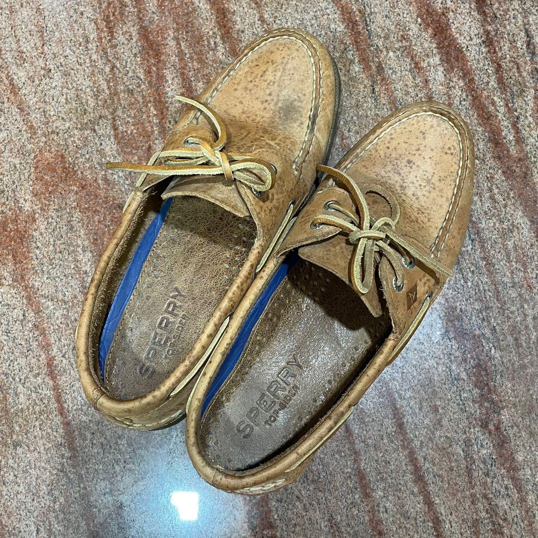 Men in sperrys on sale