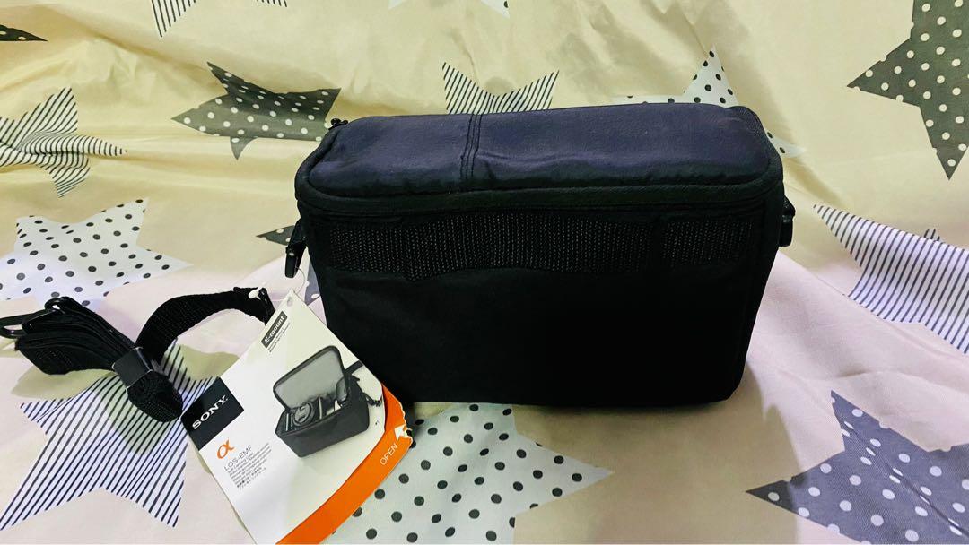 Sony Soft DSLR Carrying Bag (Category: Camera Bags & Carriers) located in Butuan. Submitted by boldeagle.415425 (Listing ID 1145249423, Image 1). Description: Original Sony DSLR Carrying Bag.