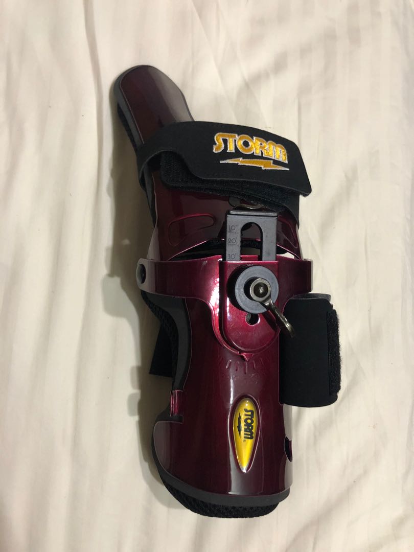 storm bowling wrist guard, Sports Equipment, Other Sports Equipment and