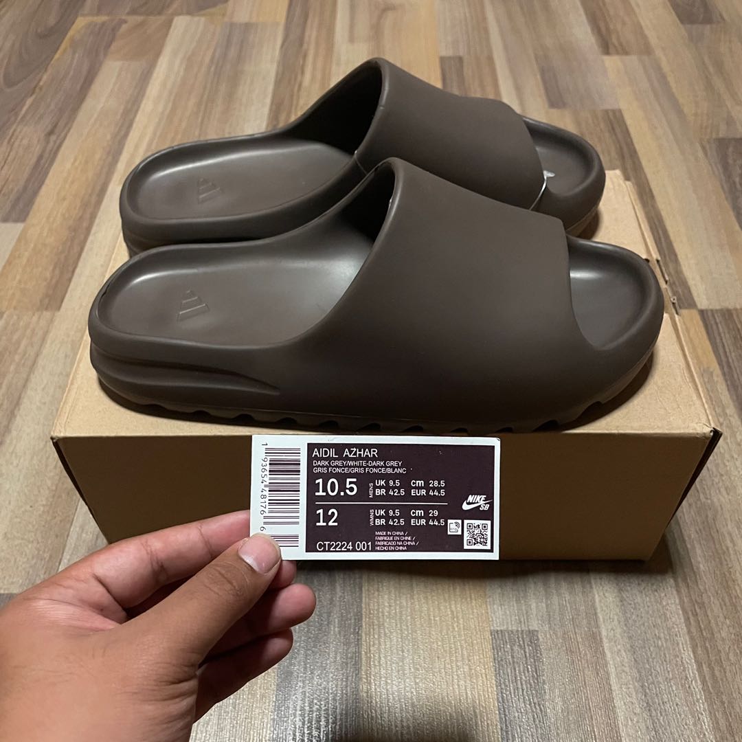 US11.5] Yeezy Slide Earth Brown, Men's Fashion, Footwear, Flipflops and  Slides on Carousell
