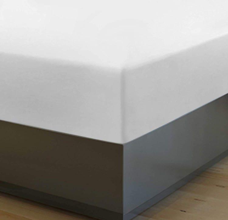 UTOPIA Bedding Single Fitted Sheet Deep Pocket (White) (Category: Bedding & Towels) located in Pasay City. Submitted by ayinong168 (Listing ID 1145283049, Image 2). Description: Description: -For single sized bedding use -All-around elastic to pull in the borders to make it easily stretch and fit the base of the mattress -Breathable brushed microfiber fabric brings a soft and cozy feel to your bed that tempts you to stay in bed for long -The micr