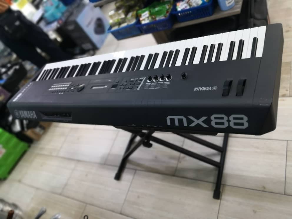 MX88 Synthesizer Yamaha