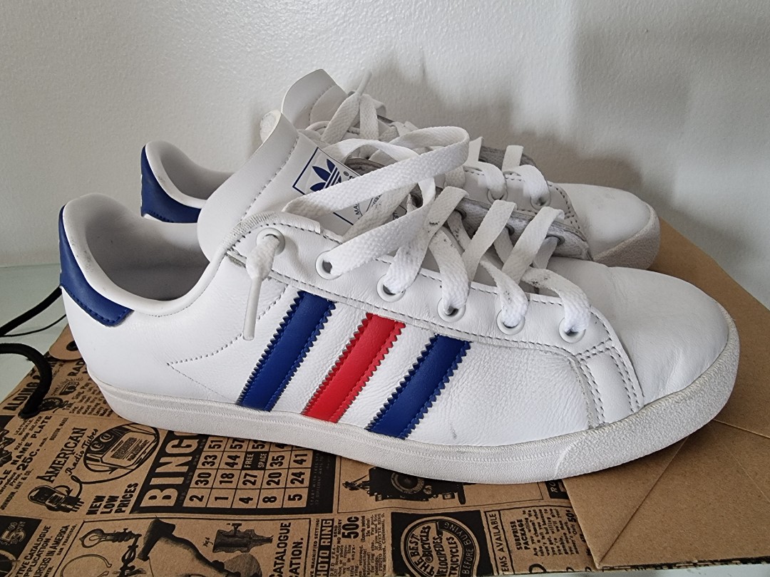 Adidas White Sneakers 3 Stripes Classic, Women's Fashion, Footwear, Sneakers  on Carousell