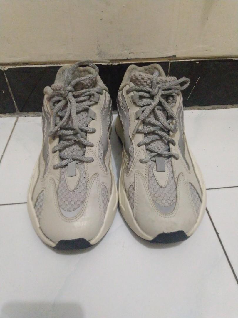Yeezy 700 static pk god online