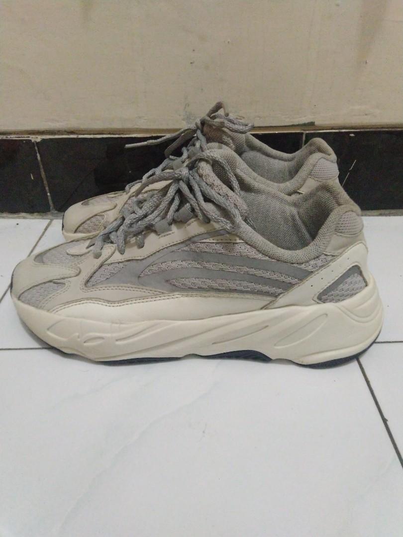 Yeezy 700 deals static pk god