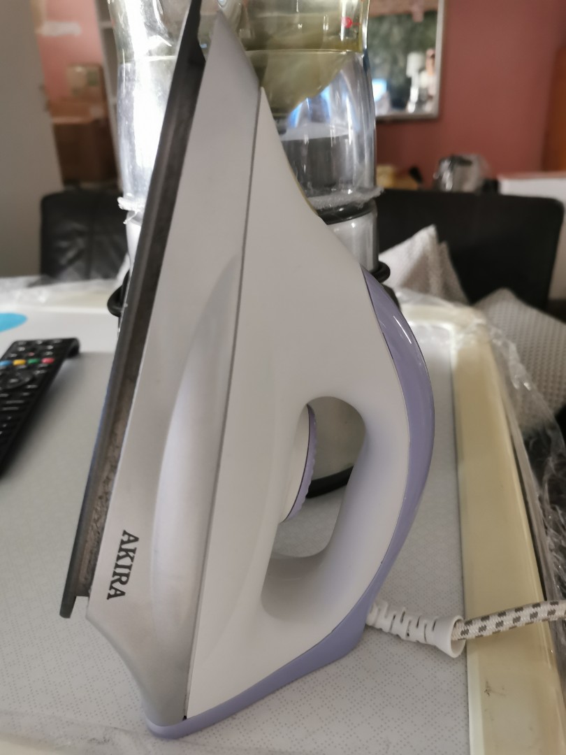 Akira iron. Not steaming one, TV & Home Appliances, Irons & Steamers on
