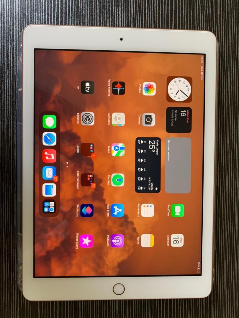 Apple ipad 6th generation 32GB wifi with Apple pencil, Mobile Phones & Gadgets, Tablets, iPad on