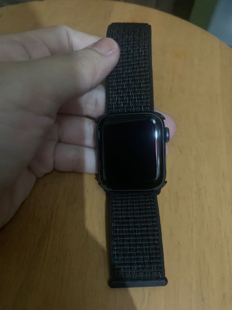 Apple Watch series 5 40mm, Women's Fashion, Watches \u0026 Accessories, Watches  on Carousell