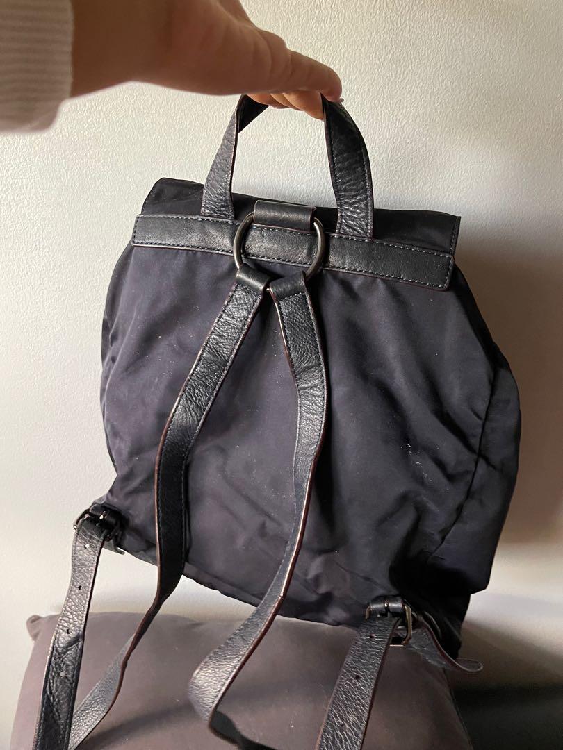 Authentic Coach Nylon Bacpack (Category: Luxury Bags & Wallets) located in Taguig. Submitted by jilll18 (Listing ID 1145459594, Image 3). Description: Still nego ! Very nice and versatile :)) Still in very goof condition.