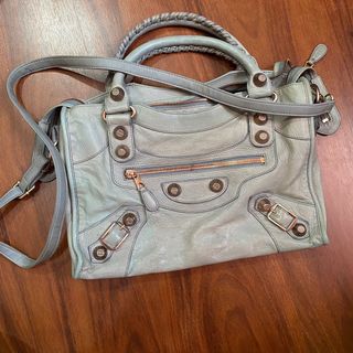 (Category: ) located in . Submitted by perlovedclearances (Listing ID 1145429516, Image 1). Description: .